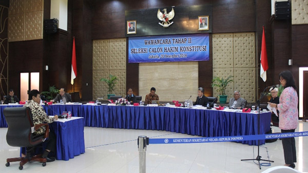 Hamdan Zoelva Berakhir Jabatannya, Pansel Laporkan Kandidat Pengganti ke Jokowi